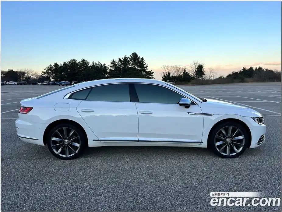 Volkswagen Arteon 2020 2.0 Автомат в Москве № 169212, фото 4