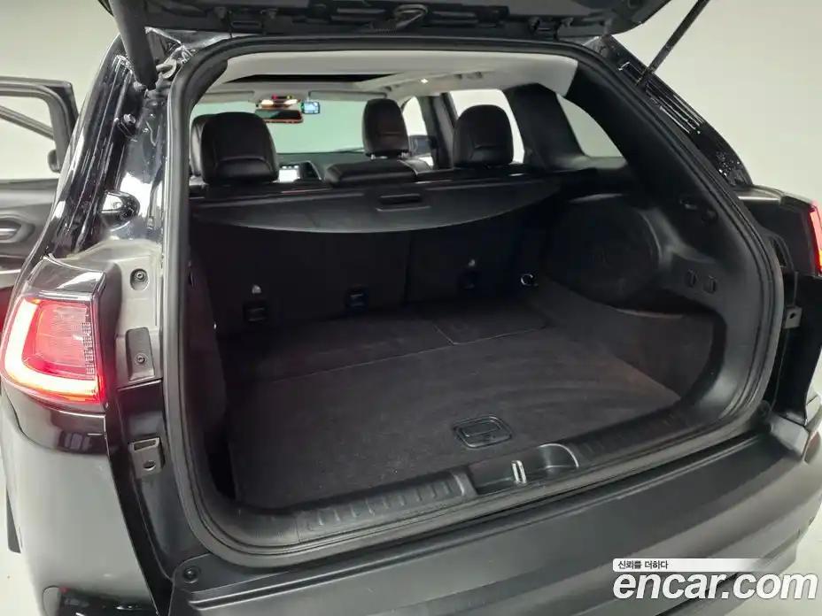 Jeep Cherokee 2019 2.4 Автомат в Москве № 170069, фото 19