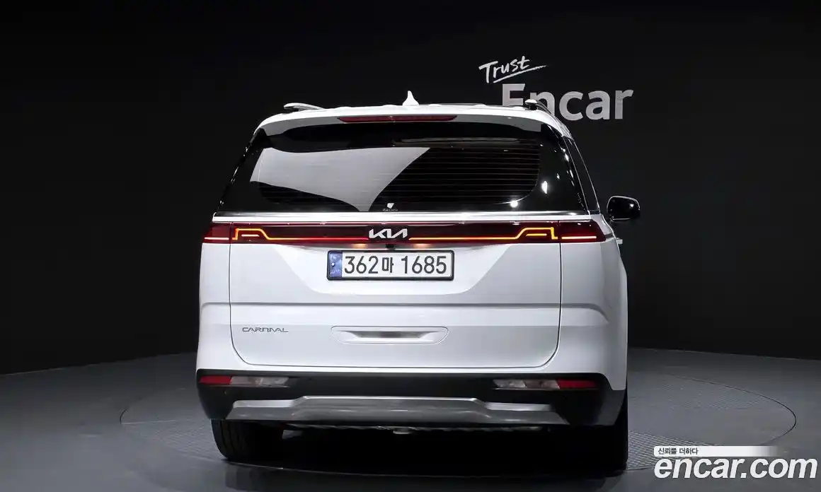 Kia Canival 2023 2.2 Автомат в Москве № 17124, фото 4