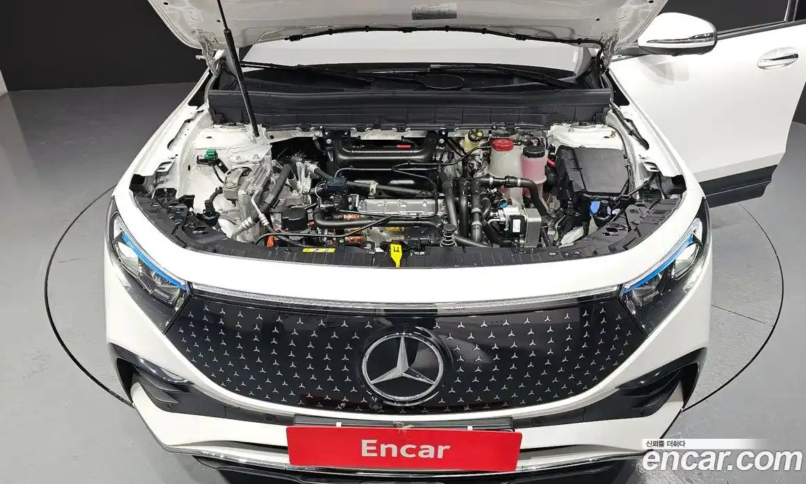 Mercedes-Benz EQB 2025 0.2 Автомат в Москве № 173155, фото 11