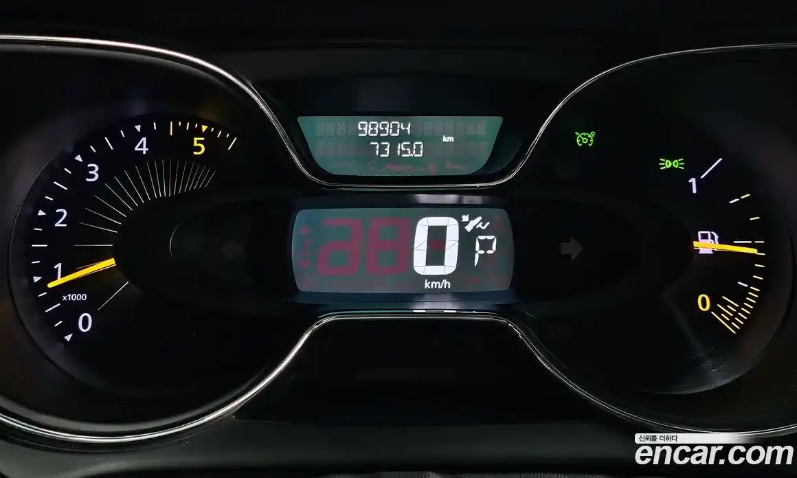 Renault QM3 2016 1.5 Автомат в Москве № 182876, фото 13