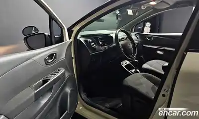 Renault QM3 2016 1.5 Автомат в Москве № 182876, миниатюра 2