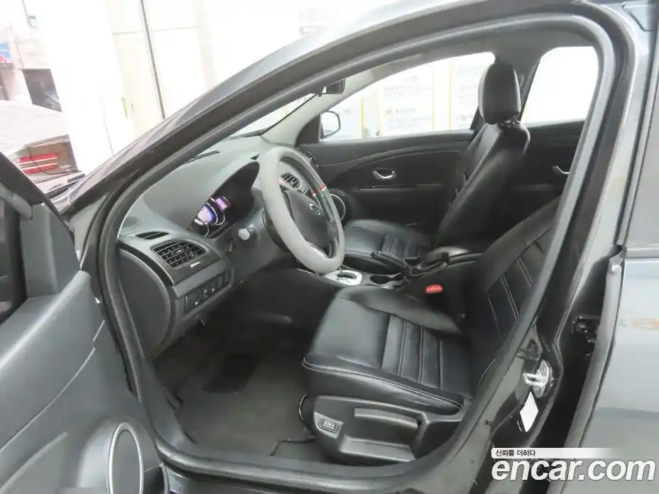 Renault SM3 2014 1.6 Автомат в Москве № 186222, фото 5