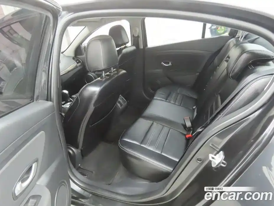 Renault SM3 2014 1.6 Автомат в Москве № 186222, фото 6