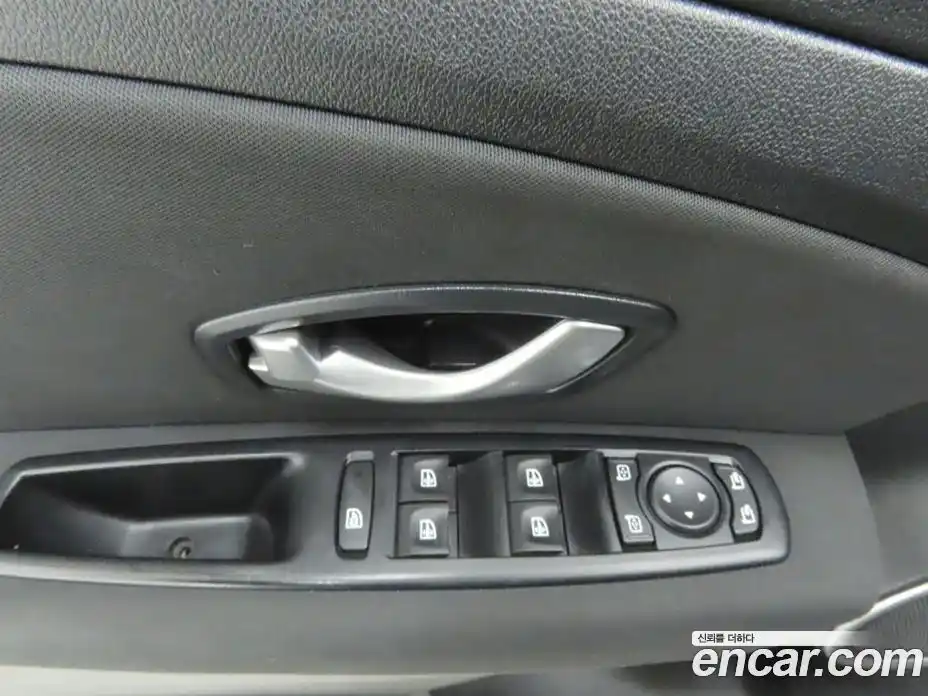 Renault SM3 2014 1.6 Автомат в Москве № 186222, фото 9