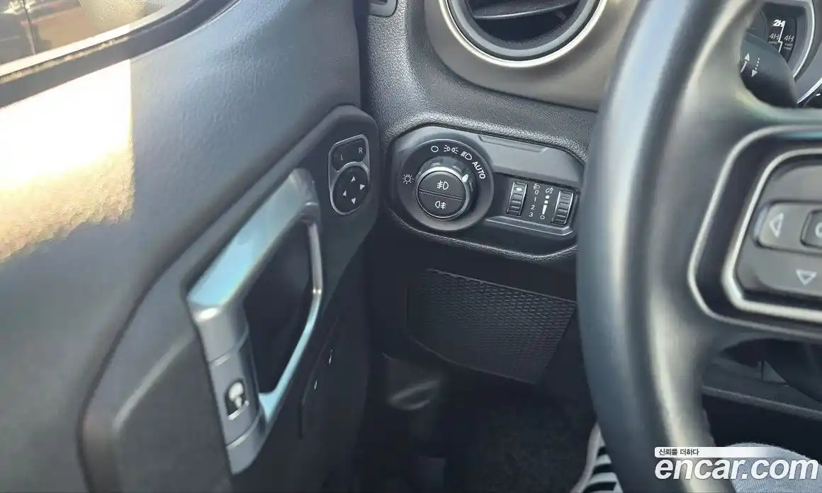 Jeep Wrangler 2018 2.0 Автомат в Москве № 188428, фото 12