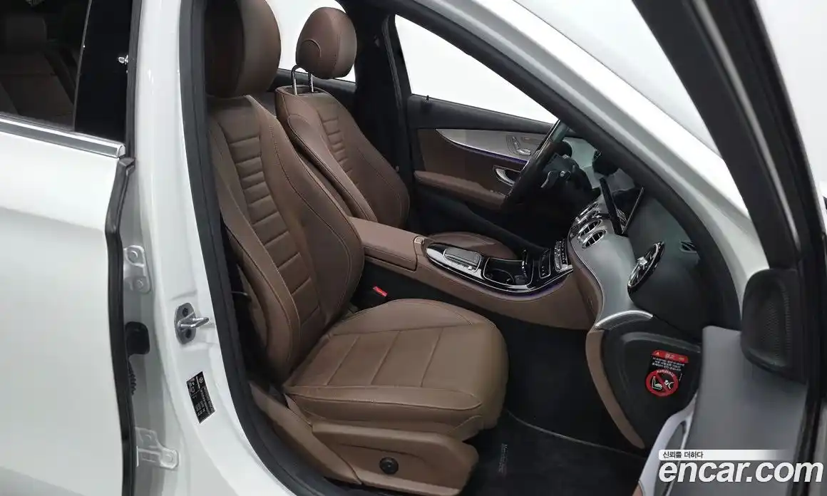 Mercedes-Benz E-Class 2021 2.0 Автомат в Москве № 194279, фото 17