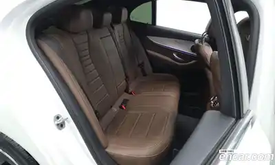 Mercedes-Benz E-Class 2021 2.0 Автомат в Москве № 194279, миниатюра 2