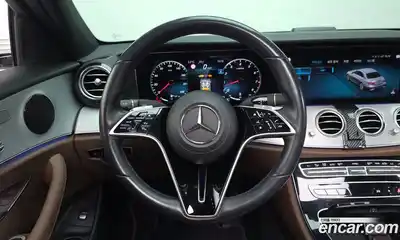 Mercedes-Benz E-Class 2021 2.0 Автомат в Москве № 194279, миниатюра 3