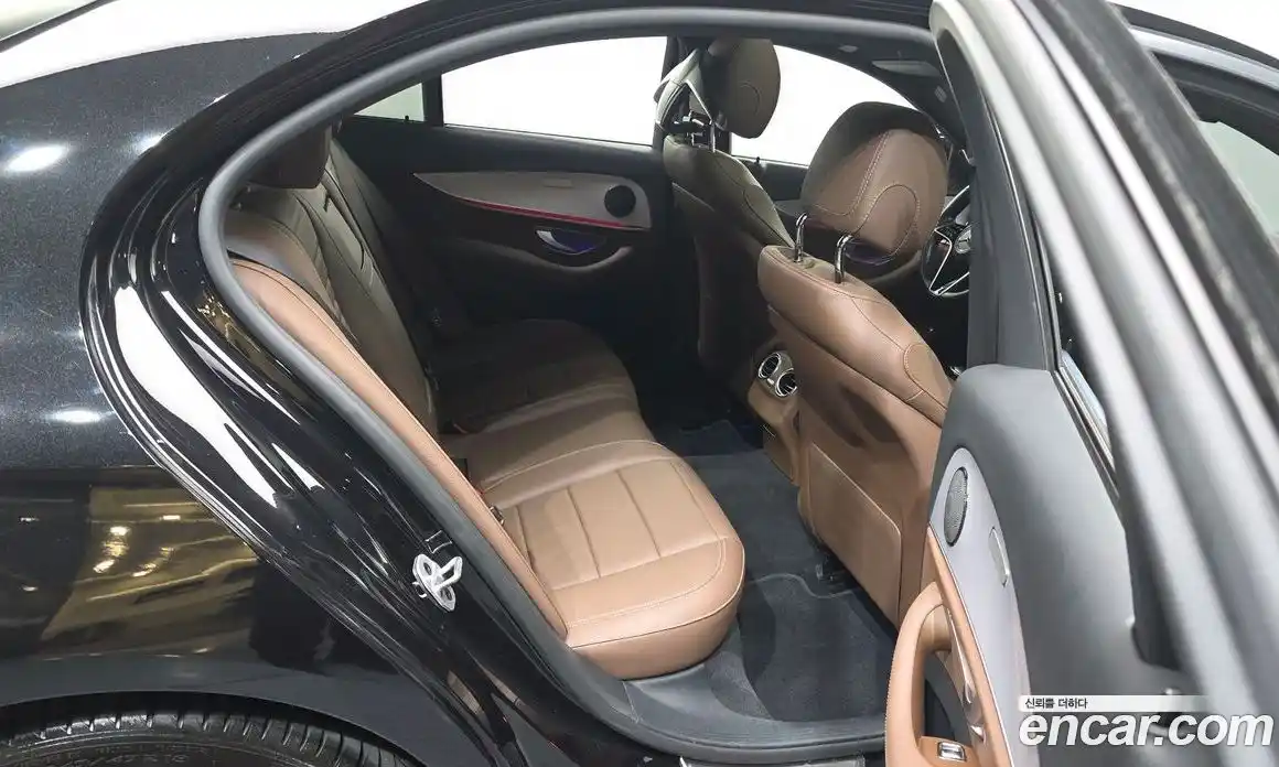 Mercedes-Benz E-Class 2021 2.0 Автомат в Москве № 194809, фото 4