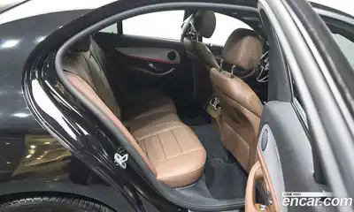 Mercedes-Benz E-Class 2021 2.0 Автомат в Москве № 194809, миниатюра 4