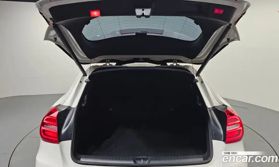 Mercedes-Benz GLA-Class 2017 2.0 Автомат в Москве № 194994, фото 20