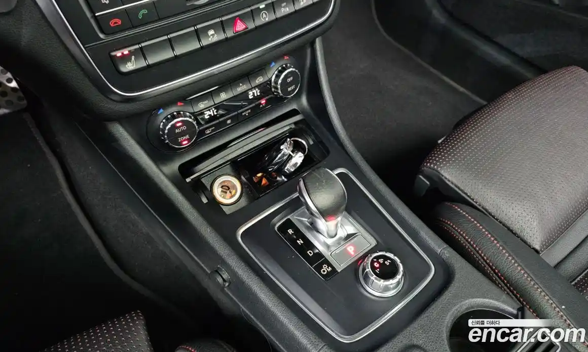 Mercedes-Benz GLA-Class 2017 2.0 Автомат в Москве № 194994, фото 9