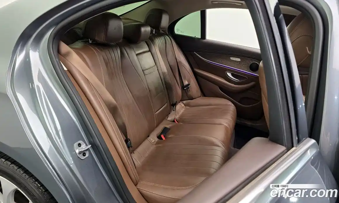 Mercedes-Benz E-Class 2019 1.9 Автомат в Москве № 195250, фото 12