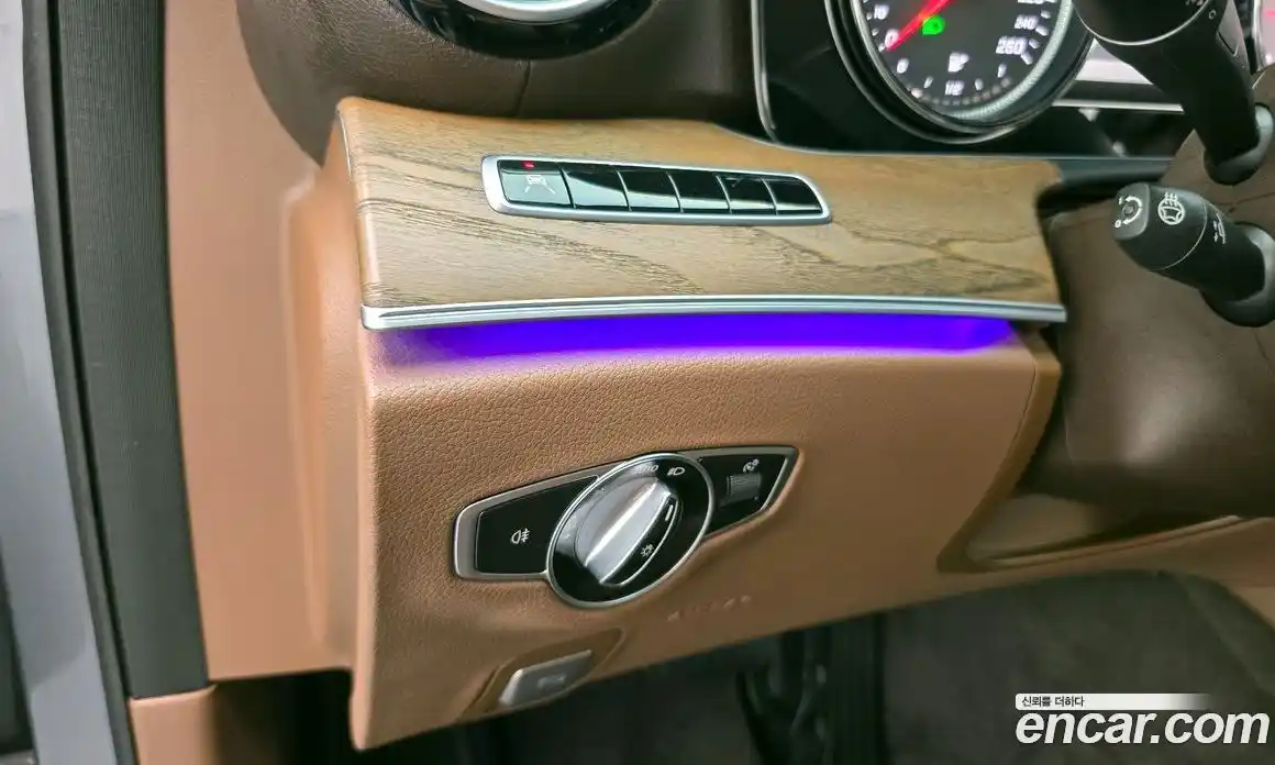 Mercedes-Benz E-Class 2019 1.9 Автомат в Москве № 195250, фото 19