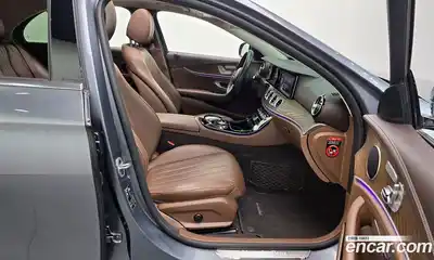 Mercedes-Benz E-Class 2019 1.9 Автомат в Москве № 195250, миниатюра 10