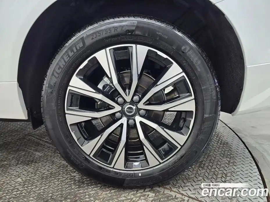 Volvo XC60 2025 2.0 Автомат в Москве № 195799, фото 5