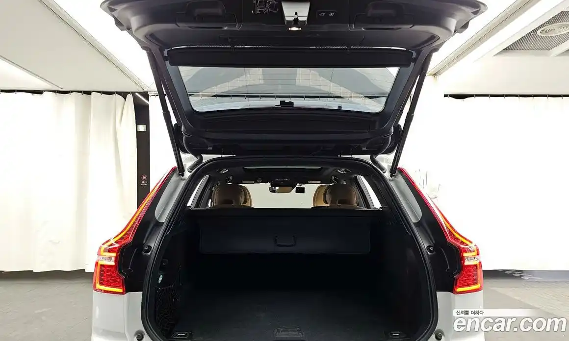 Volvo XC60 2019 2.0 Автомат в Москве № 197003, фото 20