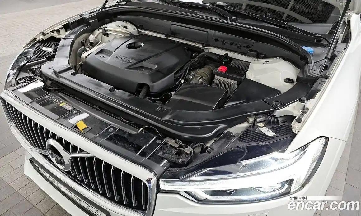 Volvo XC60 2019 2.0 Автомат в Москве № 197003, фото 6