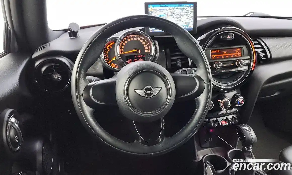 Mini Cooper 2014 1.5 Автомат в Москве № 198465, фото 12