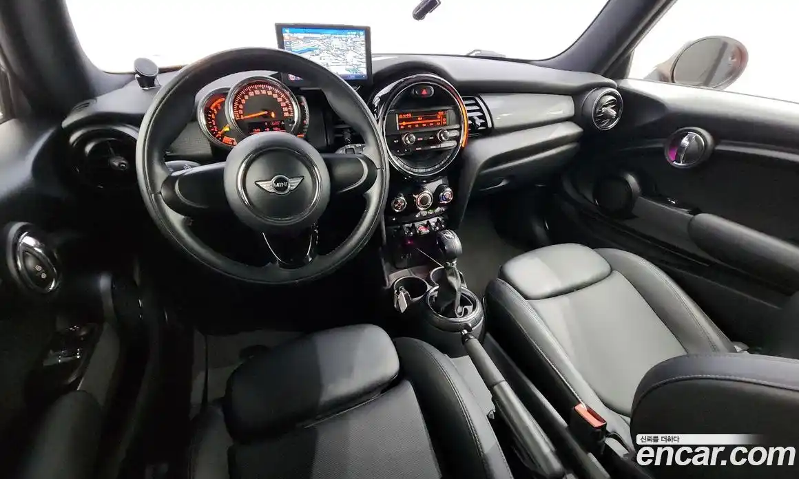 Mini Cooper 2014 1.5 Автомат в Москве № 198465, фото 16