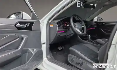 Volkswagen Jetta 2023 1.5 Автомат в Москве № 199097, миниатюра 12