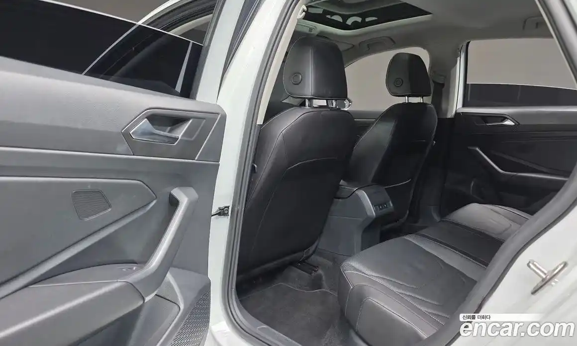 Volkswagen Jetta 2023 1.5 Автомат в Москве № 199097, фото 17