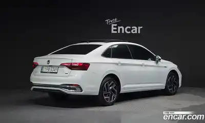 Volkswagen Jetta 2023 1.5 Автомат в Москве № 199097, миниатюра 2