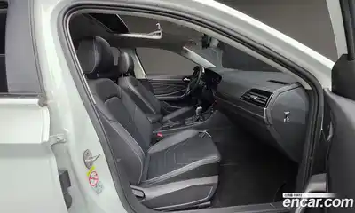 Volkswagen Jetta 2023 1.5 Автомат в Москве № 199097, миниатюра 10