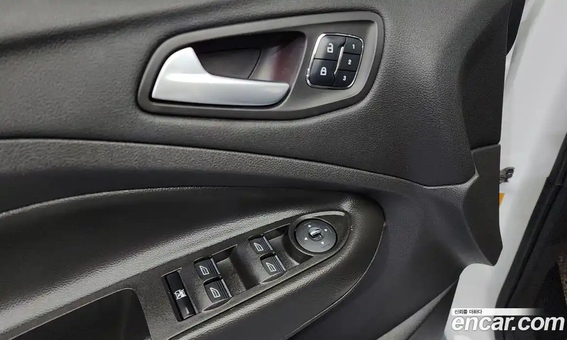 Ford Escape 2014 2.0 Автомат в Москве № 199839, фото 4