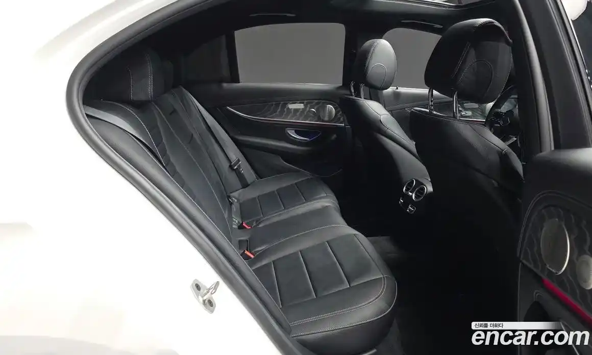 Mercedes-Benz E-Class 2022 2.0 Автомат в Москве № 202387, фото 10