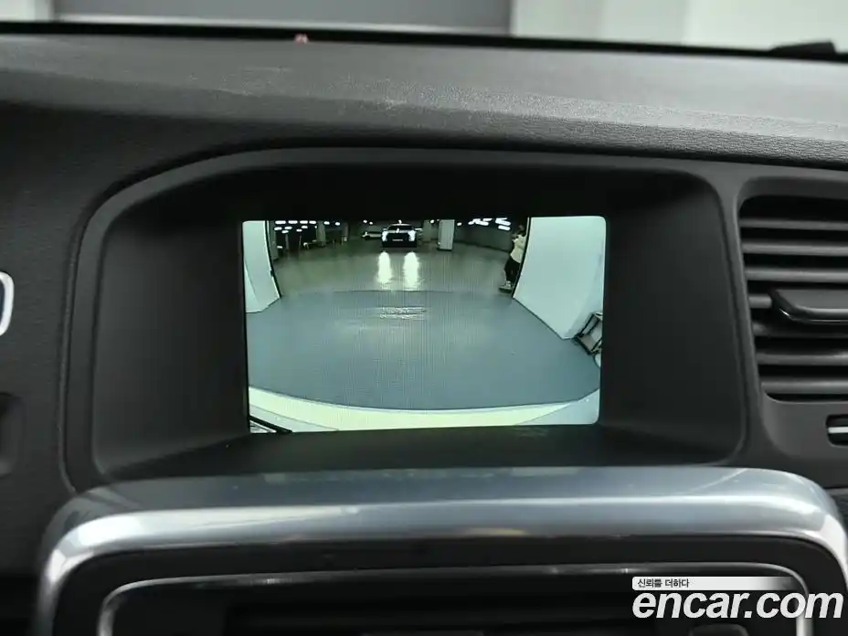 Volvo V60 2016 2.0 Автомат в Москве № 206605, фото 17