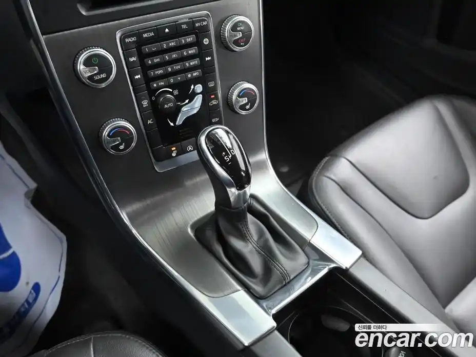 Volvo V60 2016 2.0 Автомат в Москве № 206605, фото 18