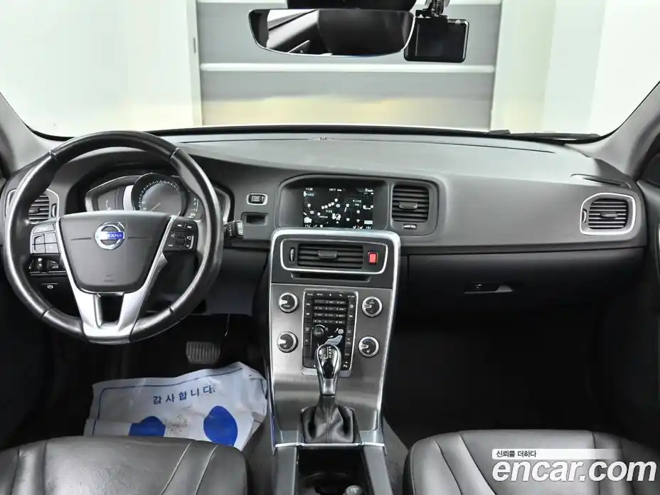 Volvo V60 2016 2.0 Автомат в Москве № 206605, фото 10