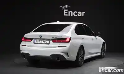 BMW 3-Series 2022 2.0 Автомат в Москве № 211278, миниатюра 2