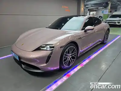 Porsche Taycan, 2022