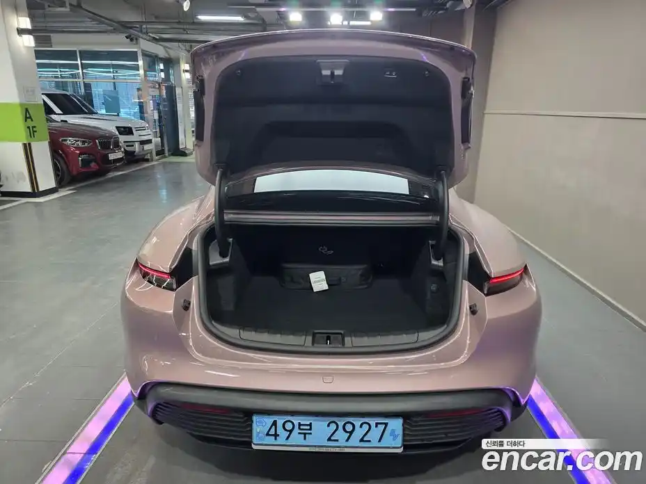 Porsche Taycan 2022 0.1 Автомат в Москве № 213000, фото 19