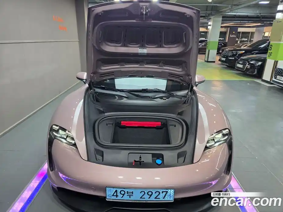 Porsche Taycan 2022 0.1 Автомат в Москве № 213000, фото 6