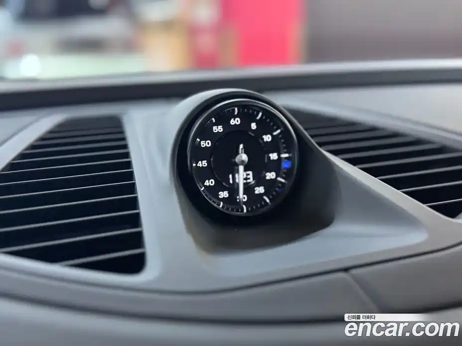 Porsche Macan 2025 0.2 Автомат в Москве № 213029, фото 17