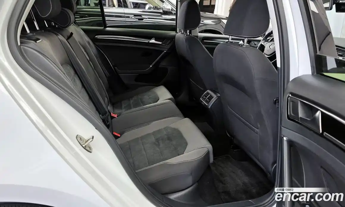 Volkswagen Golf 2014 2.0 Автомат в Москве № 215031, фото 4