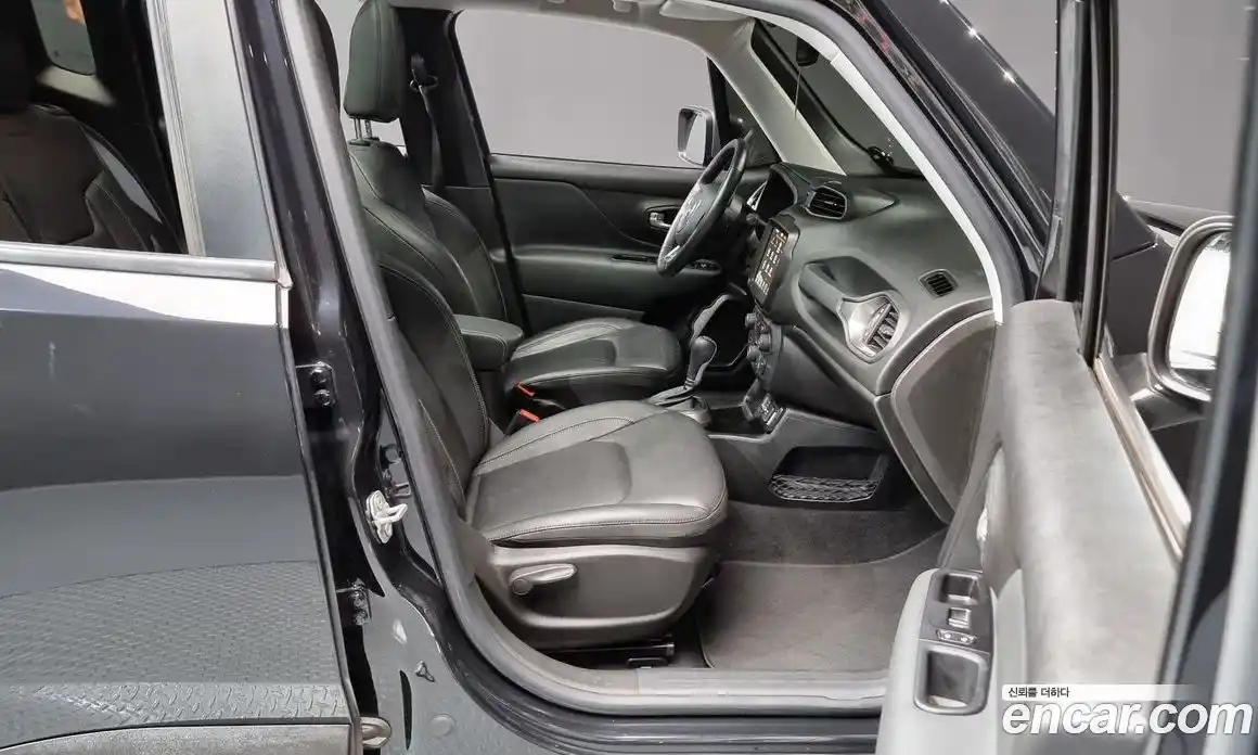 Jeep Renegade 2021 2.4 Автомат в Москве № 215479, фото 11