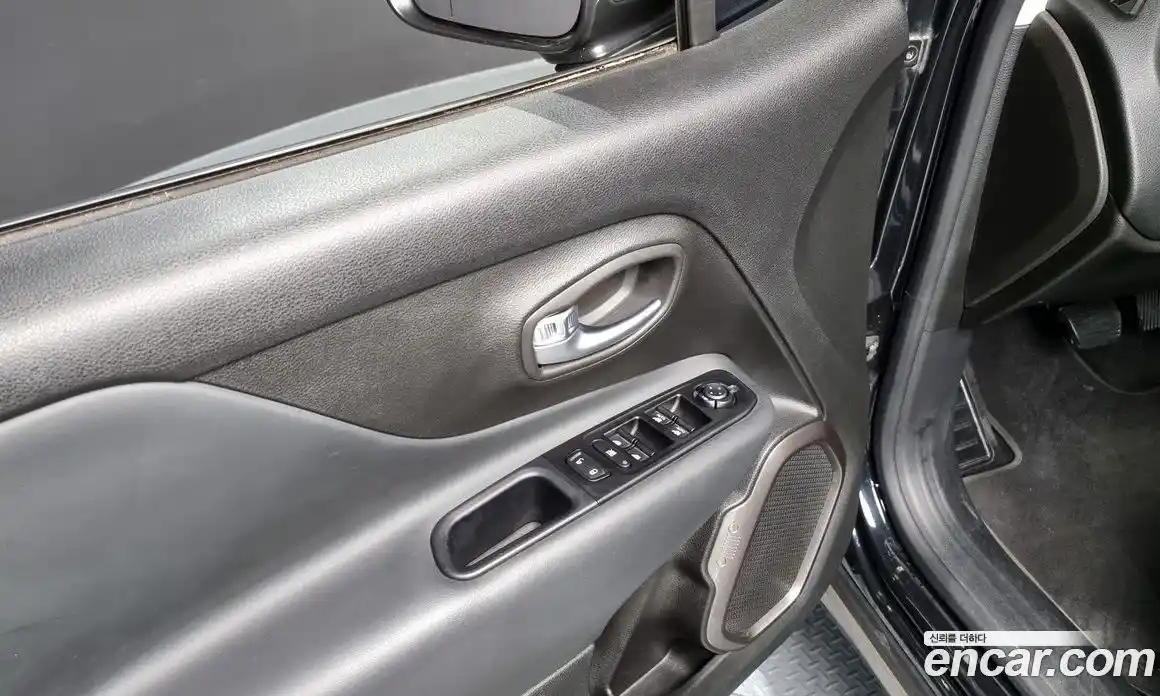 Jeep Renegade 2021 2.4 Автомат в Москве № 215479, фото 18