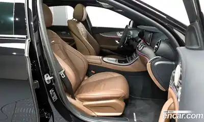 Mercedes-Benz E-Class 2023 3.0 Автомат в Москве № 220664, миниатюра 11