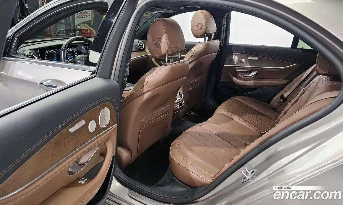 Mercedes-Benz E-Class 2022 2.0 Автомат в Москве № 224734, фото 12