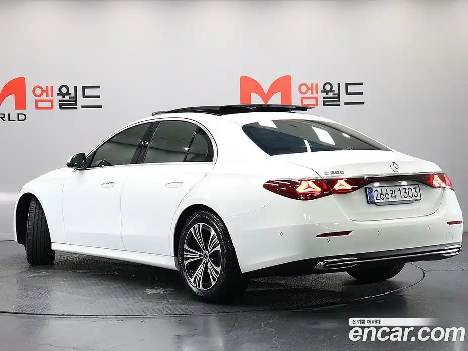 Mercedes-Benz E-Class 2025 2.0 Автомат в Москве № 229371, фото 4