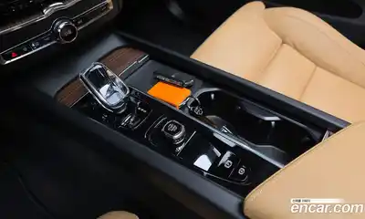 Volvo XC60 2023 2.0 Автомат в Москве № 230461, миниатюра 9