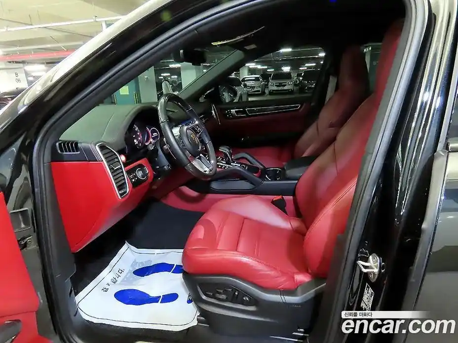 Porsche Cayenne 2023 3.0 Автомат в Москве № 231055, фото 6