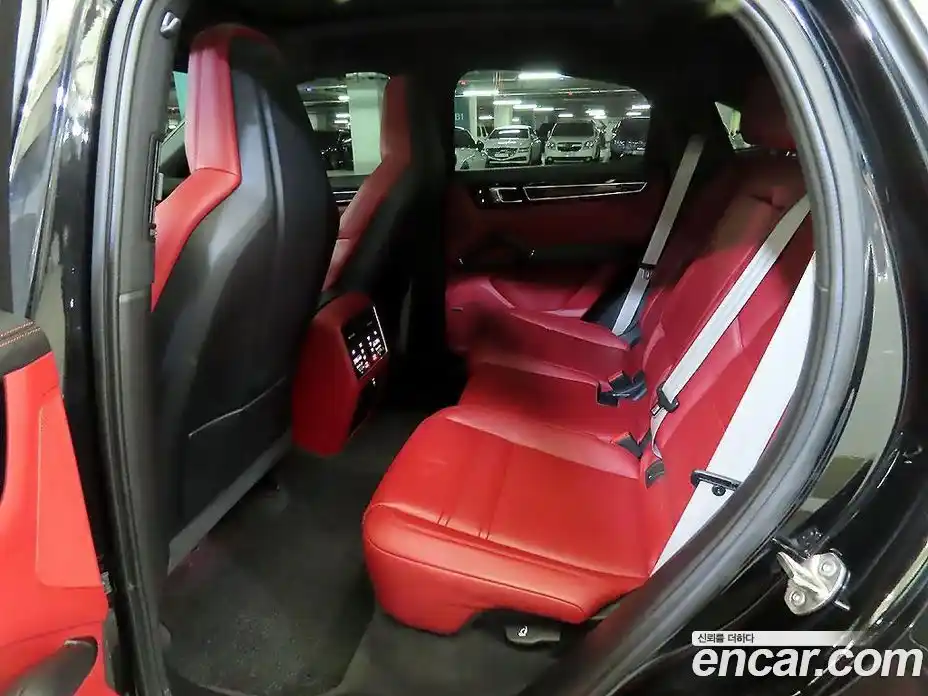 Porsche Cayenne 2023 3.0 Автомат в Москве № 231055, фото 7