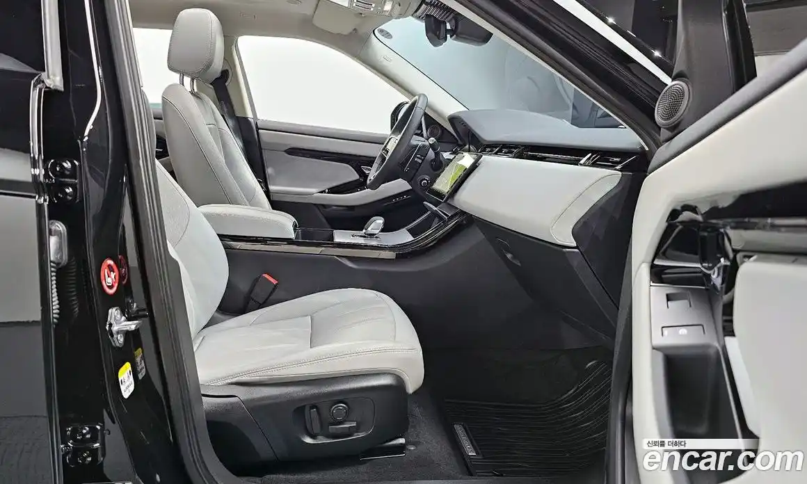 Land Rover Range-Rover Evoque 2025 2.0 Автомат в Москве № 231108, фото 16