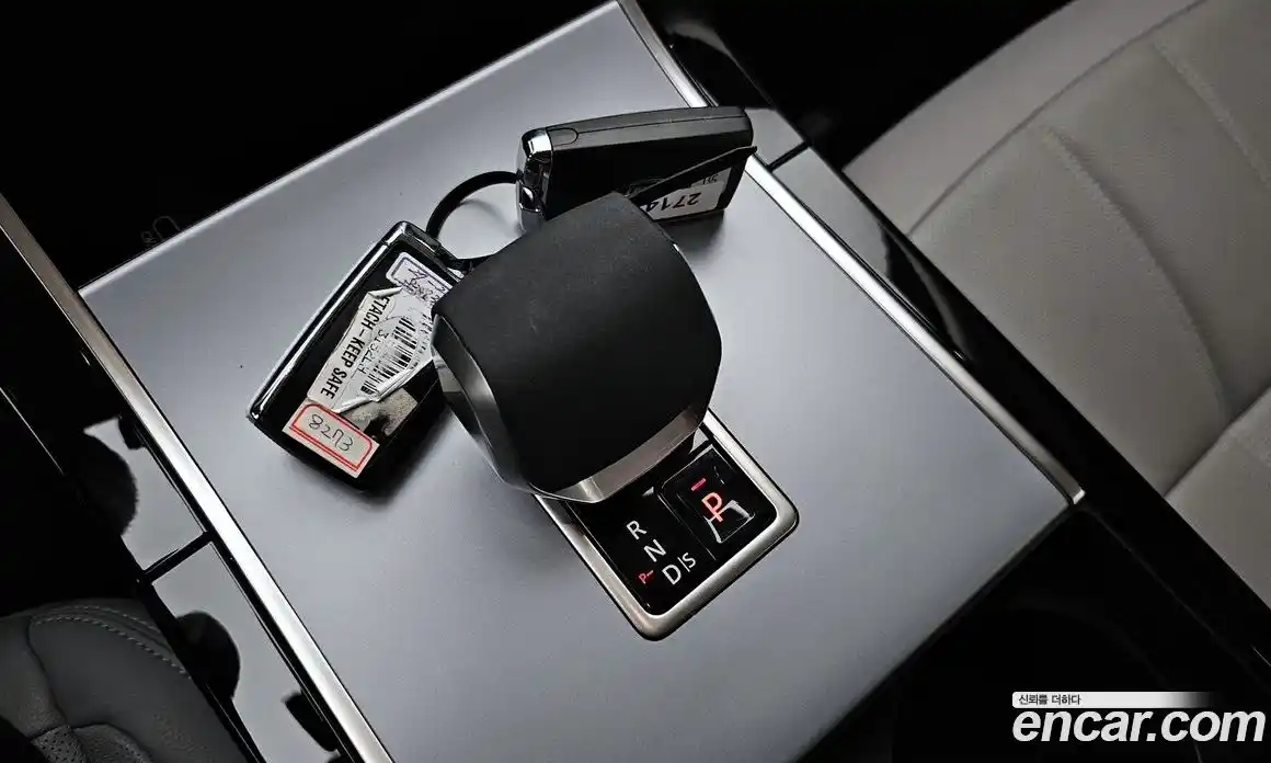 Land Rover Range-Rover Evoque 2025 2.0 Автомат в Москве № 231108, фото 9